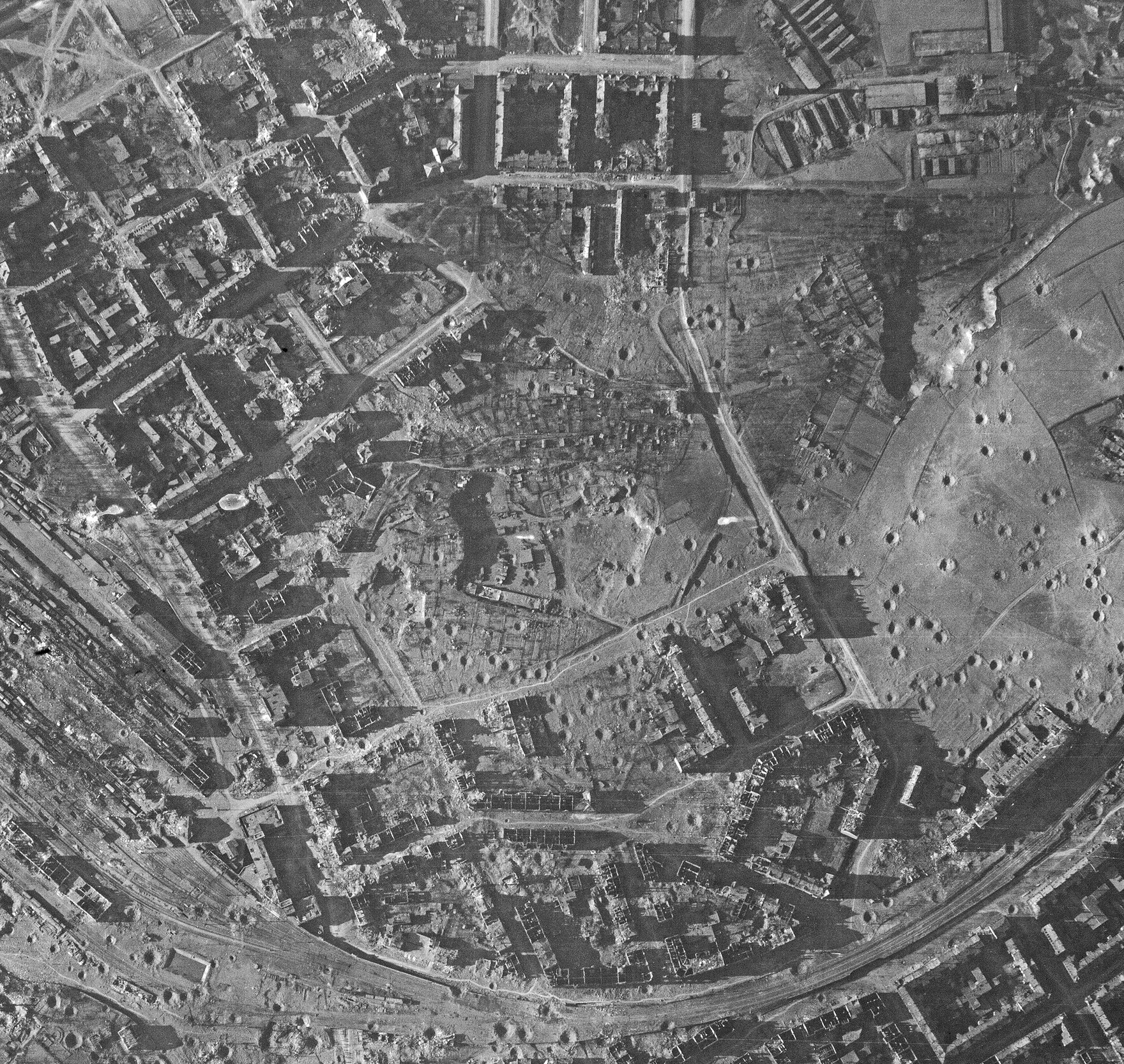 Zerstörung und Wiederaufbau - Landesamt für Geobasisinformation Sachsen  (GeoSN) - sachsen.de