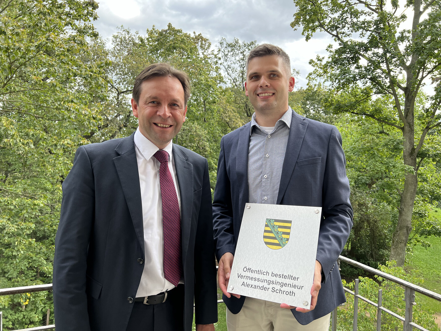 GeoSN-Präsident Ronny Zienert (links) mit Alexander Schroth (rechts)