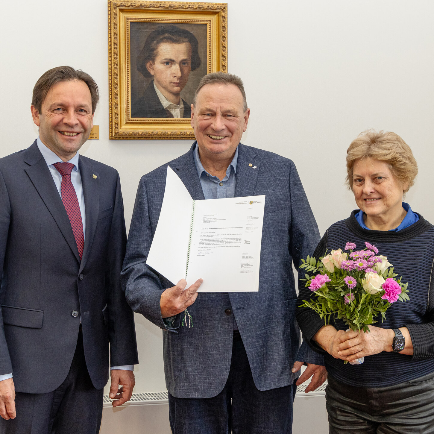 Mattias Wende, ehemaliger ÖbVI (Mitte) mit seiner Frau und GeoSN-Präsident Ronny Zienert