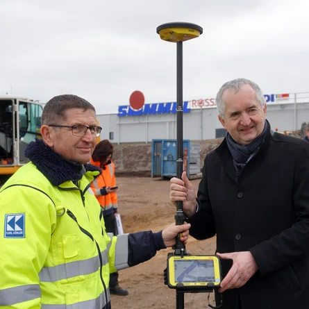 Staatsminister Thomas Schmidt besucht Baustelle anlässlich 20 Jahre GeoSN-Satellitenpositionierungsdienst SAPOS