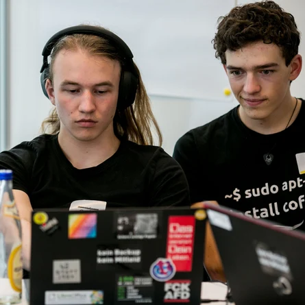 Teilnehmer des Open Data Camp bei der Arbeit