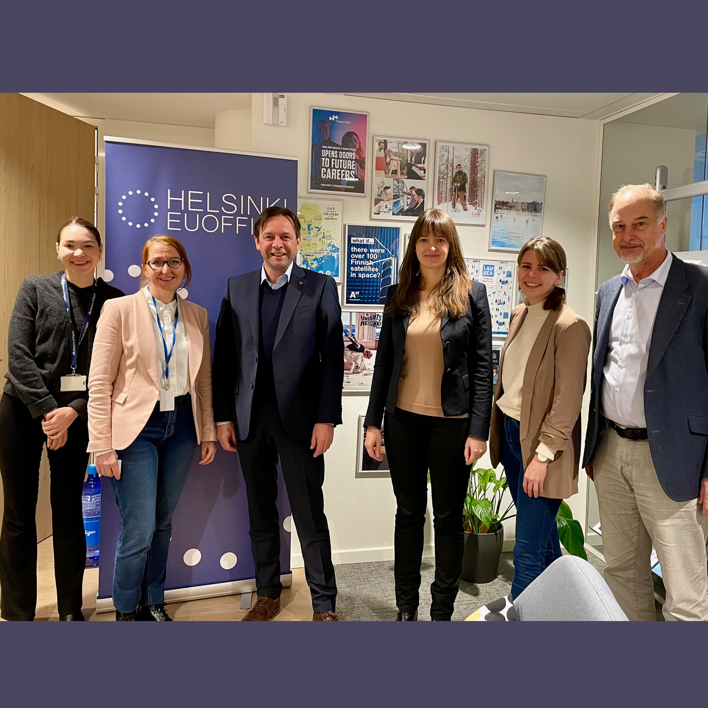 Gruppenbild Leila Kylliäinen, Hilu Kangas-Ranta (beide Helsinki EU Office, Brüssel), GeoSN-Präsident Ronny Zienert, Silvija Gardke (GeoSN), Christine Keßler (SMR) und Hans-Joachim Gericke (Sachsen-Verbindungsbüro Brüssel) [v. l.]