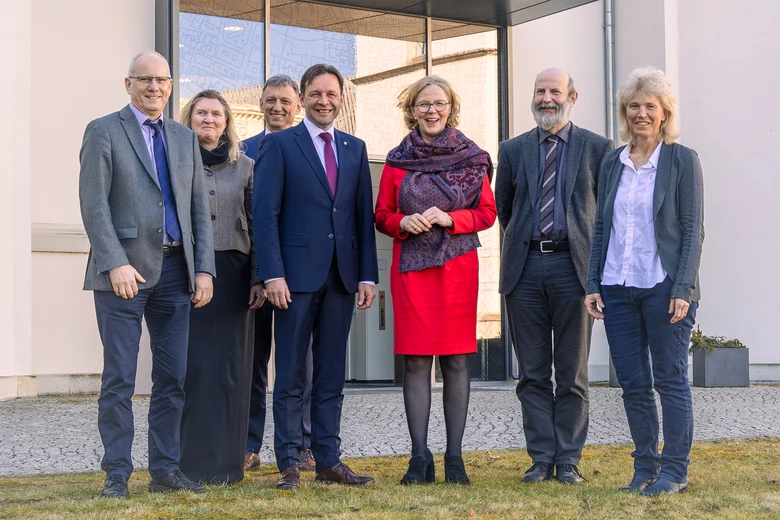 Gruppenbild mit Staatsministerin Regina Kraushaar