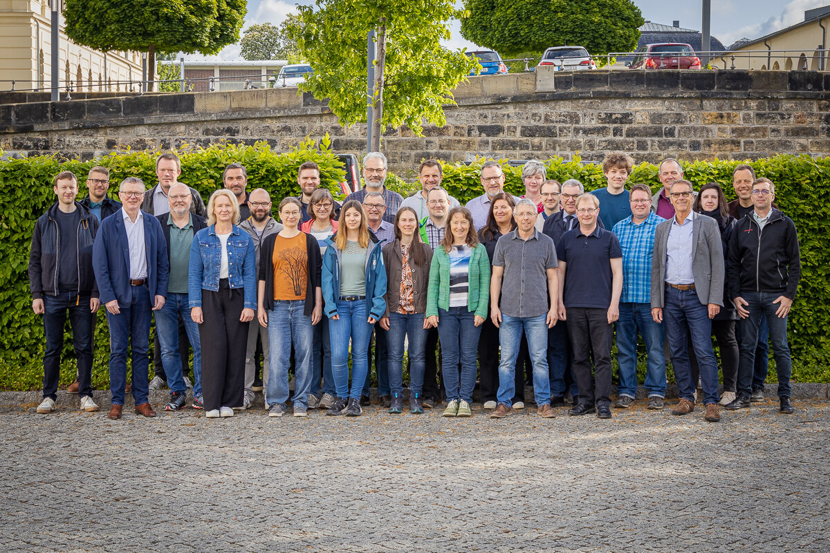 Gruppenbild Teilnehmer des Treffens zum ALKIS Erfahrungsaustausch 2025 in Dresden