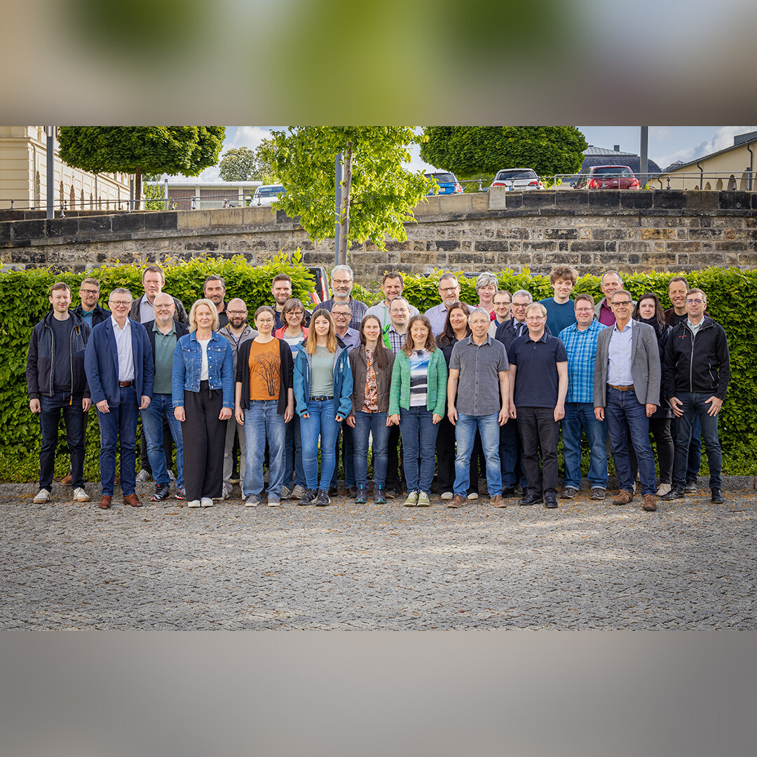 Gruppenbild Teilnehmer des Treffens zum ALKIS Erfahrungsaustausch 2025 in Dresden