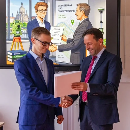 Johannes Trautmann mit GeoSN-Präsident Ronny Zienert